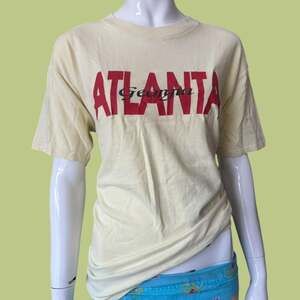 Vintage Atlanta Georgia Souvenir Graphic T-Shirt